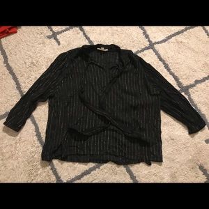 🎁 NEW Pinstriped blouse with neck tie